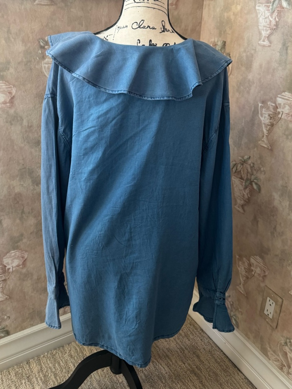 FREE PEOPLE AMBER RUFFLED LONG SLEEVE BUTTON FRONT TUNIC LARGE BLUE - Picture 4 of 6